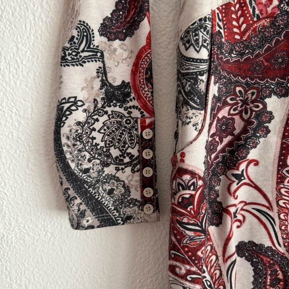 Chico’s Sweater Tunic Size 0 Small Medium Lightweight Paisley Red Neutral Pocket - Picture 3 of 8